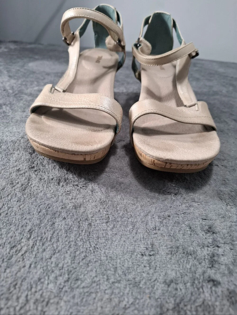 Teva Capri Wedge Women's Neutral Tan T-Strap Leather Sandals Sz 10